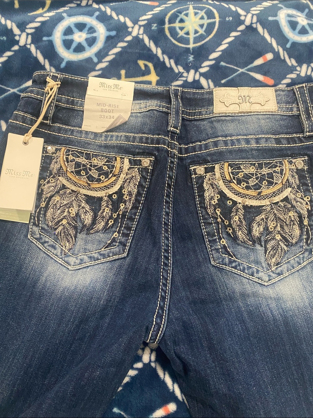 🆕Women’s Miss Me Mid-Rise boot cut jeans. 33X34. NWT